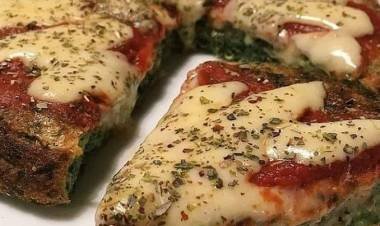 PIZZA CON MASA DE ESPINACA